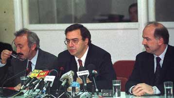 Στο 4% η ανάπτυξη της ελληνικής οικονομίας το 2002, εκτιμά ο ΟΟΣΑ