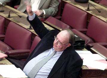 Ψηφίστηκαν στη Βουλή τα επίμαχα άρθρα του νομοσχεδίου για τον αιγιαλό