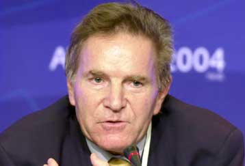 Στην Αθήνα το βράδυ της Τετάρτης κλιμάκιο της ΔΟΕ υπό τον Ντένις Όσβαλντ