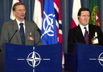 Στενότερες σχέσεις θα επιδιώξουν Ρωσία και ΝΑΤΟ στη συνάντηση της Μόσχας