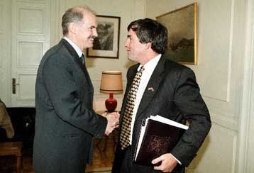 Συζήτηση περί… πάντων την Τετάρτη ανάμεσα σε Γ.Παπανδρέου και Τ.Μίλερ