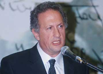 Τρία νομοσχέδια στη Βουλή από τον υπουργό Εσωτερικών