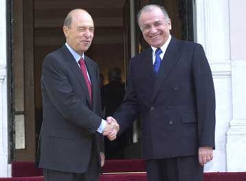 H Ελλάδα στηρίζει την ευρωατλαντική προοπτική της Ρουμανίας, τόνισε ο Σημίτης