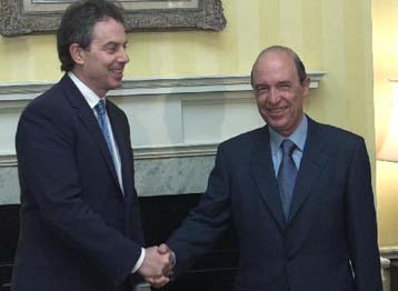 Τηλεφωνική συνομιλία Σημίτη-Μπλερ για τις διεθνείς εξελίξεις και τη συνάντηση των «8»