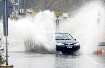 Καταιγίδες και δυνατοί άνεμοι σε όλη τη χώρα – Σε επιφυλακή οι αρμόδιες υπηρεσίες