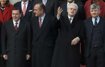 Σιράκ και Σρέντερ θα προωθήσουν διεύρυνση και Ευρωσύνταγμα