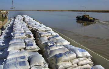 Αερογέφυρα ζωής στήνουν οι ανθρωπιστικές οργανώσεις προς το Αφγανιστάν