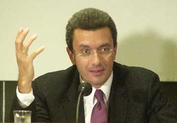 Ο Ν.Χατζηνικολάου φέρεται να απορρίπτει την «πρόταση» υποψηφιότητας για το Δήμο Αθηναίων