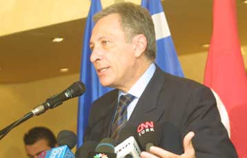 Η Τουρκία δεν διαπραγματεύεται το Κυπριακό για να ενταχθεί στην ΕΕ, τονίζει ο Τζεμ