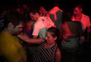 Έξι νεκροί και 300 τραυματίες από πυρκαγιά σε ντισκοτέκ της Βραζιλίας