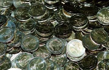 Το ευρώ, τα… μεγέθη του και ο πονοκέφαλος της Τράπεζας της Ελλάδος