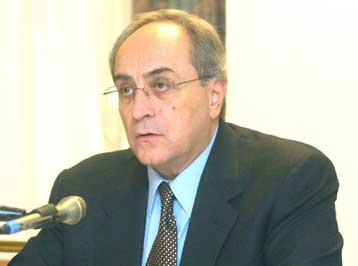 «Αλλα λέει ο Σημίτης και άλλα ο Λαλιώτης» δηλώνει ο πρόεδρος του ΣΥΝ