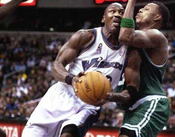 «Λύγισε» σωματικά και ψυχολογικά ο Μάικλ Τζόρνταν – Αποτελέσματα ΝΒΑ