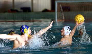 Ολυμπιακός και Βουλιαγμένη συνεχίζουν στα Κύπελλα Ευρώπης πόλο