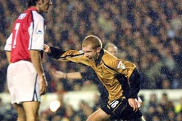 Μόνη πρώτη η Λίβερπουλ, η Αρσεναλ πήρε το ντέρμπι