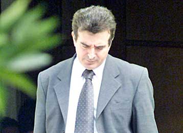 Έρευνα για τους αστυνομικούς που ξυλοκόπησαν Αλβανούς διέταξε ο Χρυσοχοΐδης