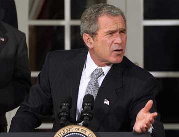 Ενώπιον στρατοδικείου θα προσάγονται οι ύποπτοι για τρομοκρατία, επανέλαβε ο Μπους