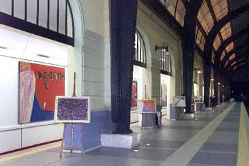 Έργα φοιτητών και αποφοίτων της ΑΣΚΤ στο σταθμό του ΗΣΑΠ, στον Πειραιά