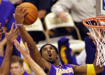Νέo «θύμα» των Lakers oι Μilwaukee Bucks (104-85) – Aποτελέσματα ΝΒΑ