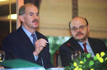 Την ελληνική εξωτερική πολιτική ανέλυσε ο Γιώργος Παπανδρέου