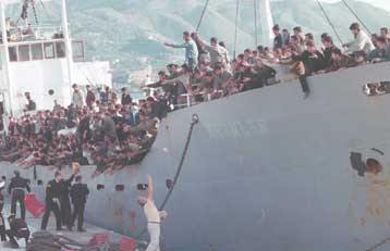 Περιορισμός 30 ημερών στο λιμενοφύλακα για το περιστατικό με το λαθρομετανάστη