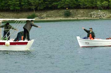 Νεκροί βρέθηκαν οι δύο ψαράδες που αγνοούνταν από το απόγευμα της Πέμπτης