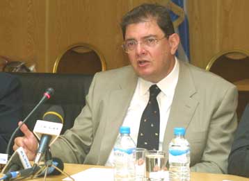 Απόλυτα ασφαλείς οι σταθμοί του ΗΣΑΠ, δηλώνει ο υπουργός Μεταφορών