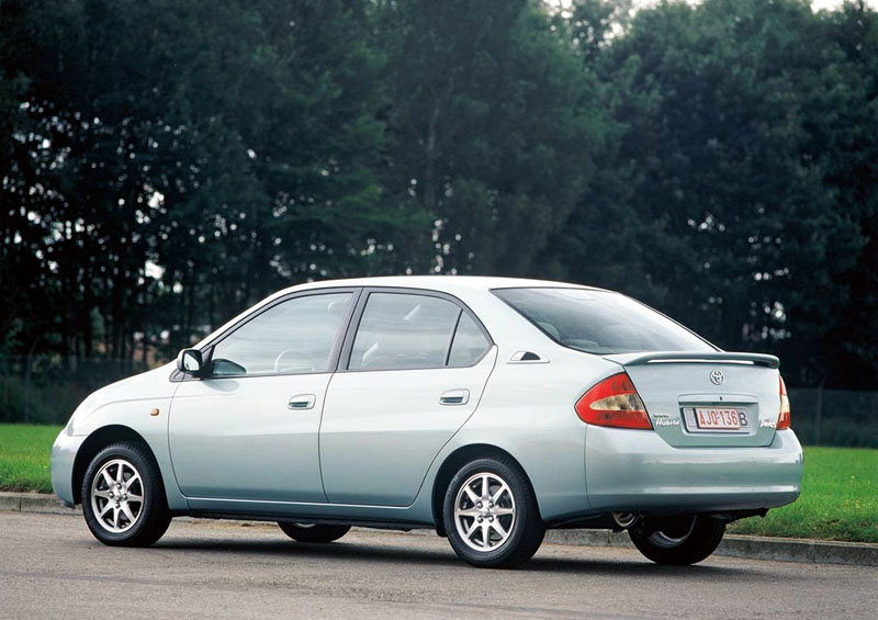 Το ενδεχόμενο συνεργασίας στην κατασκευή υβριδικών οχημάτων εξετάζουν Ford και Toyota