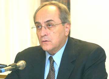 Η κυβέρνηση παριστάνει τον Πόντιο Πιλάτο στους αγρότες, τόνισε ο Κωνσταντόπουλος