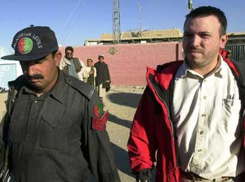 Ελεύθερος αφέθηκε από τους Ταλιμπάν ο Καναδός δημοσιογράφος της Montreal Mirror