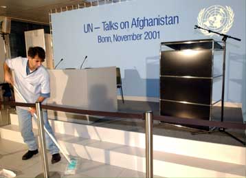 Τη Δευτέρα θα ολοκληρώσει τις εργασίες της η διάσκεψη της Βόννης για το Αφγανιστάν