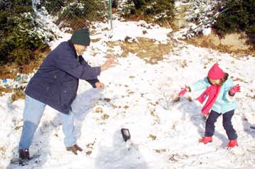 Έντονα προβλήματα από την κακοκαιρία, ενώ αναμένεται σταδιακή ύφεση