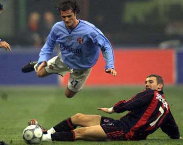 Έπιασε κορυφή η Ίντερ με δώρο από τη Μίλαν