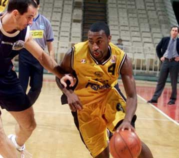 Συναρπαστικά ματς και νίκες για ΑΕΚ-Παναθηναϊκό