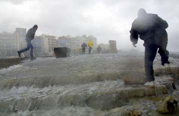 Ύφεση της κακοκαιρίας σε όλη την Ελλάδα από τη Δευτέρα προβλέπει η ΕΜΥ