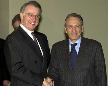 Εκτός διενέξεων μεταξύ ΝΑΤΟϊκών κρατών ο ευρωστρατός, σύμφωνα με την Αγκυρα