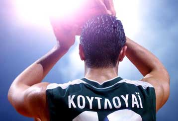 Εκτός αγώνων για ενάμιση μήνα ο Κουτλουάι, που χειρουργήθηκε στο χέρι