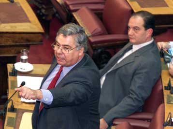 Κατάθεση εγγράφων και στοιχείων για τις συναλλαγές της ΔΕΚΑ με την ΕΤΕ ζητά ο Έβερτ