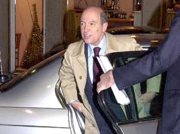 Την τακτική στον «πόλεμο» με τη ΝΔ ανέλυσε στο Εκτελεστικό ο Κώστας Σημίτης