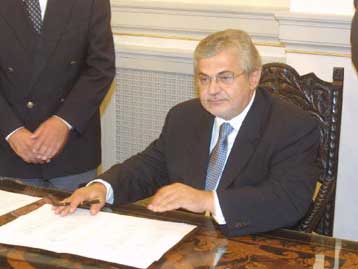 Δεν θα αυξηθεί το όριο συνταξιοδότησης των γυναικών, ξεκαθαρίζει ο Ρ.Σπυρόπουλος