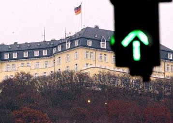 Με συμφωνία ολοκληρώνεται ο «μαραθώνιος» της διαφγανικής διάσκεψης στη Βόννη