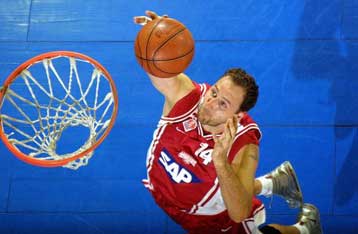 Κόντρα στην Τσιμπόνα του Ράτζα η ΑΕΚ για τη Euroleague