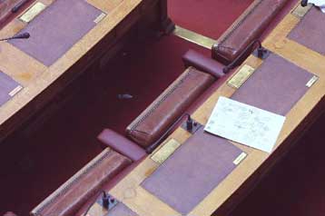 Αδεια έδρανα στη συζήτηση του κοινωνικού προϋπολογισμού στη Βουλή