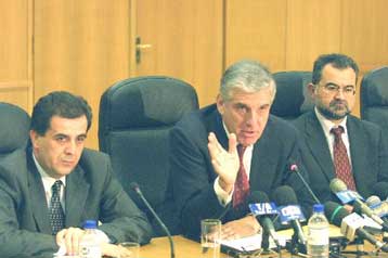 Ευρωστρατός, Κυπριακό και αμυντική αναθεώρηση στη συνέντευξη Τύπου του Παπαντωνίου