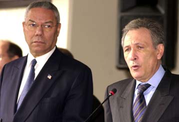 Δεν υπάρχει σκέψη για στρατιωτικές επιχειρήσεις κατά του Ιράκ ξεκαθάρισε ο Πάουελ