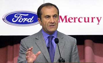 Για μεγαλύτερες ζημίες στο τέταρτο τρίμηνο προειδοποιεί η Ford