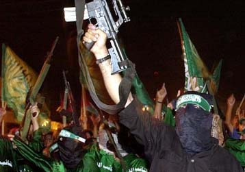 Ενδοπαλαιστινιακή σύρραξη μετά τη σύλληψη του ηγέτη της Χαμάς – Έκκληση Αραφάτ σε ΗΠΑ