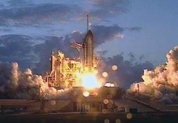 Έπειτα από μία εβδομάδα αναβολών το Endeavour βρήκε το δρόμο για τα αστέρια