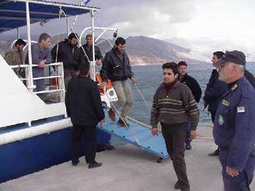 Στους 185 ανέρχονται οι λαθρομετανάστες του πλοίου Wael IV στην Κρήτη