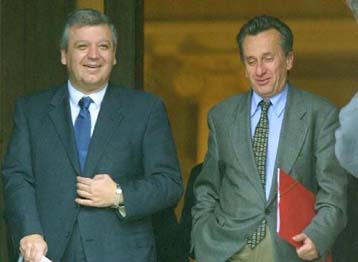 Επί τάπητος όλα τα θέματα αιχμής στη συνεδρίαση της Κυβερνητικής Επιτροπής